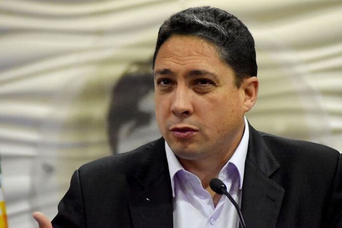 Cancillería señala que procesa renuncias en el servicio exterior y confirma salida de Héctor Arce de la OEA