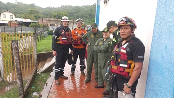 «Primero se va a rescatar a la gente que está sobre los techos»: alcalde de El Torno infoma que hay dos helicópteros en camino