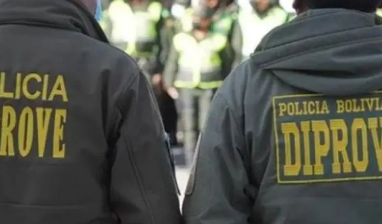 Presunto líder de banda de robo de autopartes dispara contra policías y logra escapar en Calacoto